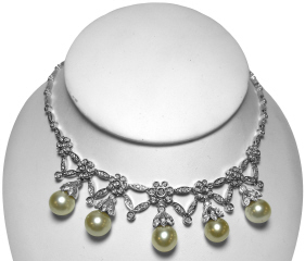 14kt white gold South Sea pearl and diamond necklace 21"