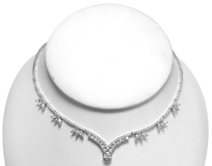 18kt white gold 16" diamond necklace