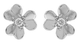 18kt white gold diamond flower earrings.