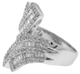 14kt white gold baguette and round diamond bypass ring