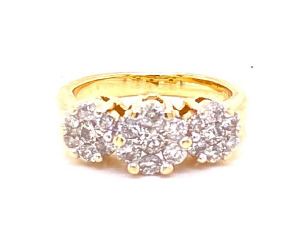 14kt yellow gold diamond clusters ring