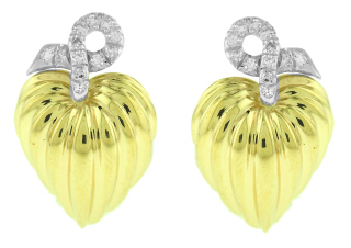 14kt yellow gold fluted leaf design diamond earrings