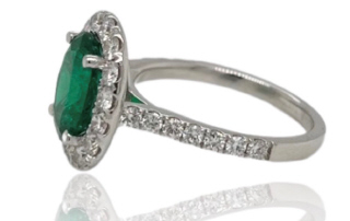 18kt white gold oval emerald diamond halo ring