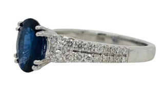 14kt white gold oval sapphire and diamond ring