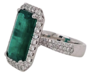 18kt white gold emerald and diamond halo ring