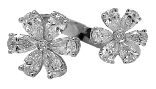 18kt white gold pearshape and round diamond flower ring