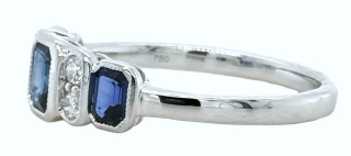 18kt white gold sapphire and diamond ring