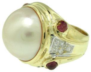 14kt yellow gold mabe pearl, diamond, and ruby ring