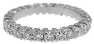 18kt white gold 4-prong diamond eternity band