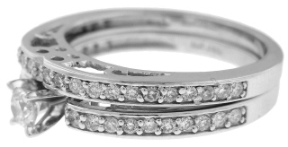 14kt white gold diamond engagement ring and matching diamond band set
