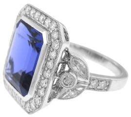 18kt white gold tanzanite diamond ring