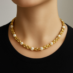 18kt yellow gold pearl and marquise shape gold necklace 17.5"