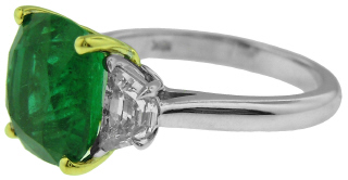 18kt white and yellow gold cushion cut emerald and half-moon diamond ring