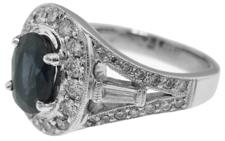 18kt white gold oval sapphire and diamond ring