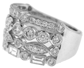 18kt white gold 4-row diamond band.