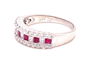 18kt white gold diamond and ruby band