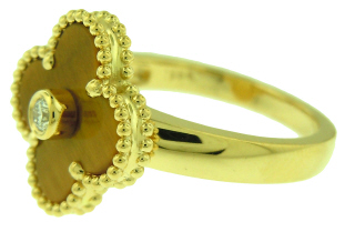 18kt yellow gold clover tiger eye and dimaond ring.