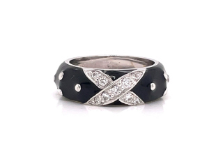 18kt white gold black enamel and diamond ring