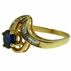 18kt yellow gold sapphire & diamond ring