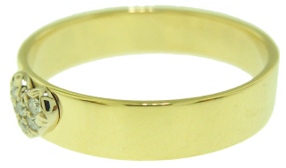 18kt yellow gold diamond heart set band