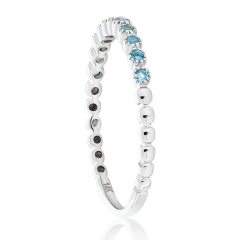 14kt white gold blue topaz band