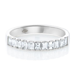 18kt white gold baguette diamond band