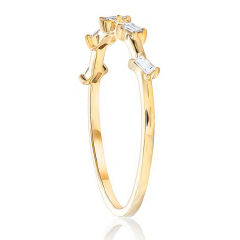 14kt yellow gold dainty baguette diamond band.