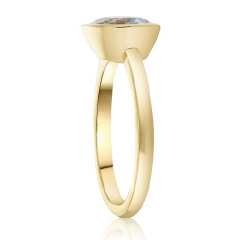 18kt yellow gold  bezel set white topaz ring