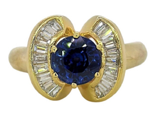 18kt yellow gold sapphire and baguette diamond ring