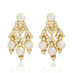 18kt yellow gold pearl and diamond hanging earrings