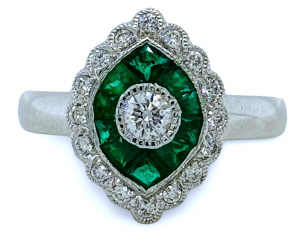 18kt white gold emerald and diamond ring