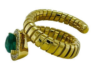 18kt yellow gold Tubogas style emerald snake ring.