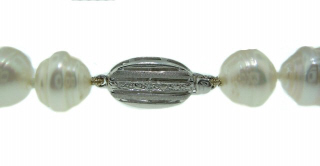 Strand South Sea pearl necklace with rings