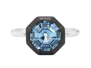18kt white gold aquamarine ring with satin finish black rhodium.