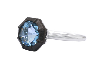 18kt white gold aquamarine ring with satin finish black rhodium.