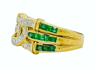 14kt yellow gold emerald and diamond ring