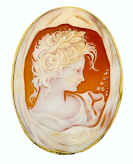 18kt yellow gold cameo pin/ pendant