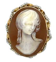 14kt yellow gold cameo and seed pearl pin/ pendant