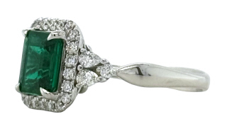 18kt white gold emerald and diamond halo ring
