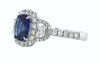 18kt white gold sapphire and diamond ring