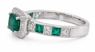 18kt white gold emerald and aimond halo ring