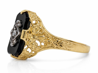 10kt yellow gold onyx and diamond ring