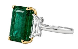 Platinum and 18kt yellow gold EC Emerald and traps diamond ring
