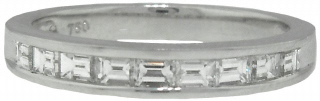 18 kt white gold straight baguette diamond wedding band