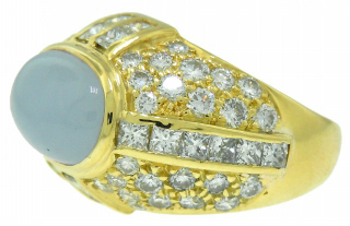 18kt yellow gold cab Chalcedony & diamond ring