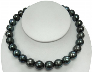 Tahitian cultured pearl necklace