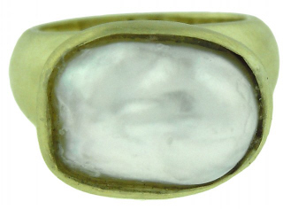 14kt yellow gold bezel set pearl ring