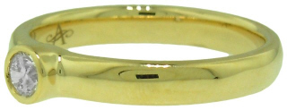 18kt yellow gold bezel set diamond ring