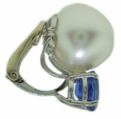 Platinum pearl & sapphire earring