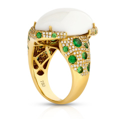 18kt yellow gold white agate, green garnet and diamond ring